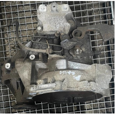 Коробка передач JPO *23049* двигун CAX