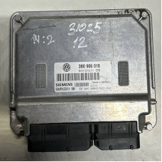 Блок керування двигуном (ECU) Volkswagen / Audi — 3B0906018