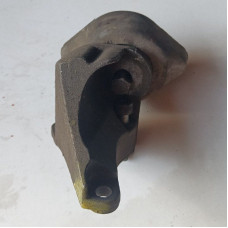 Кронштейн / опора двигуна Audi / Volkswagen — 8D0399113AA