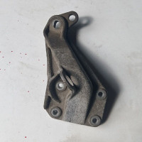 Подушка двигуна Volkswagen / Audi / SEAT — 357199353B