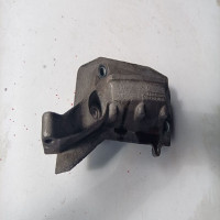 Подушка двигуна Volkswagen / Skoda / SEAT — 036199275M